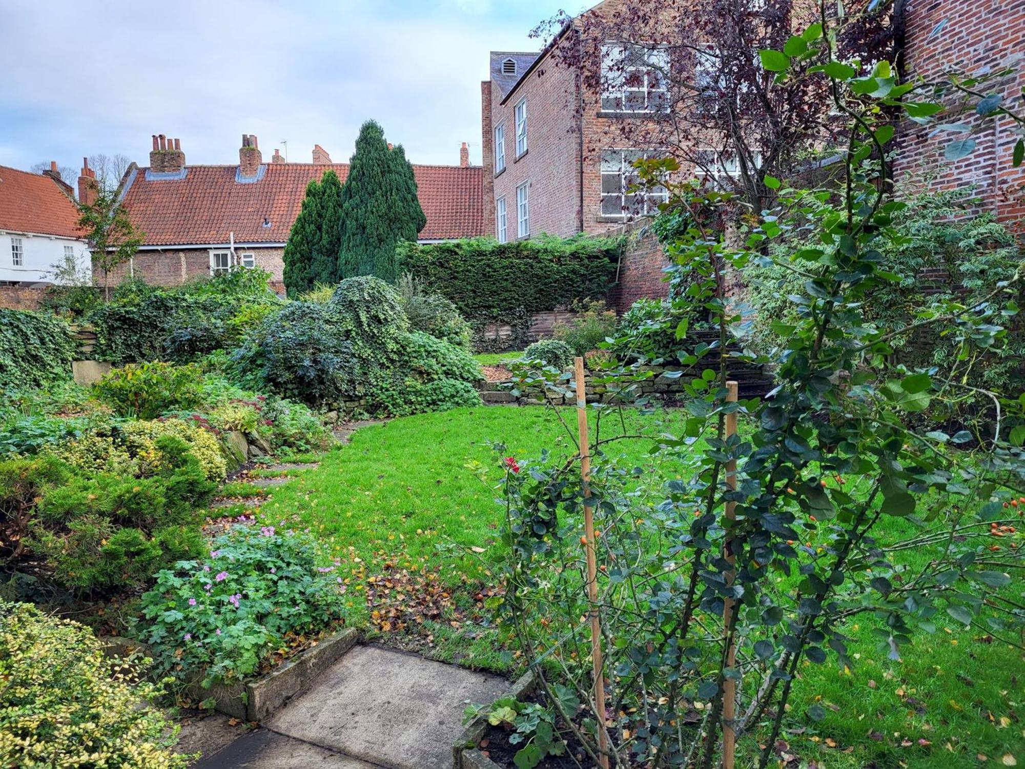 York Minster Garden view 4
