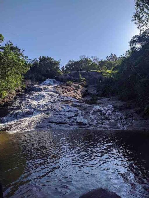 SÍTIO CANTINHO DO SOSSEGO, Casa de campo, pescaria, lareira, jogos de bilhar, area gourmet etc