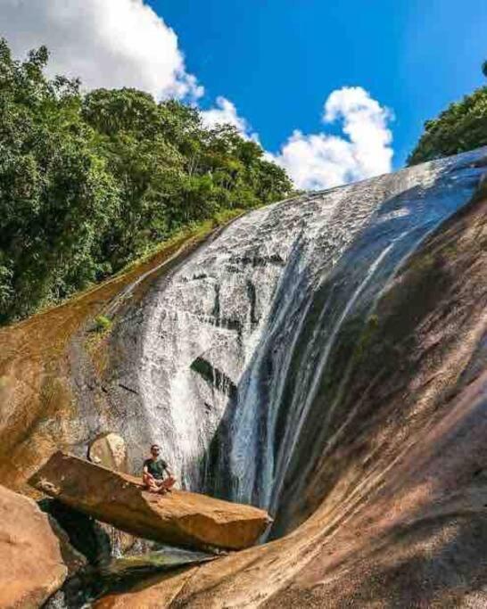 SÍTIO CANTINHO DO SOSSEGO, Casa de campo, pescaria, lareira, jogos de bilhar, area gourmet etc