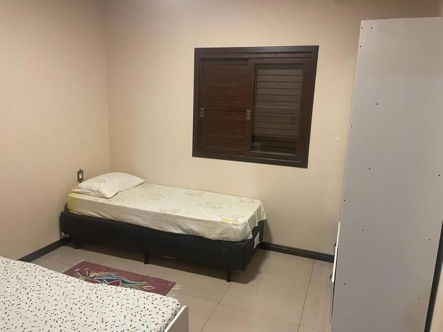 SÍTIO CANTINHO DO SOSSEGO, Casa de campo, pescaria, lareira, jogos de bilhar, area gourmet etc
