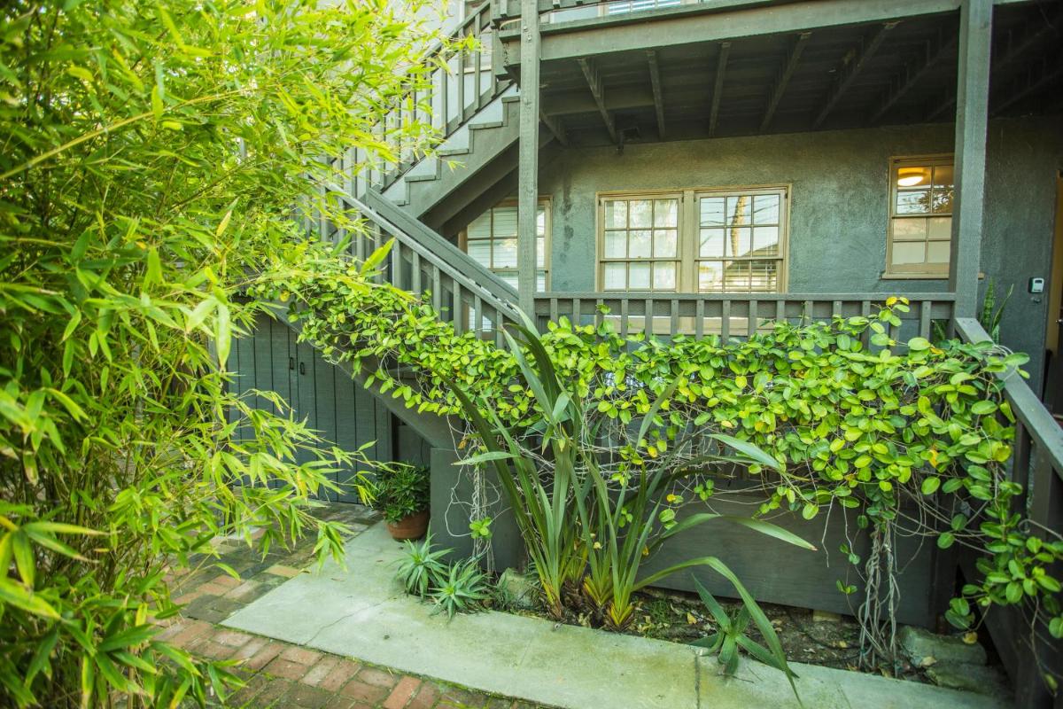 Los Angeles Vacations - The Venice Beachwood - Property Image 11