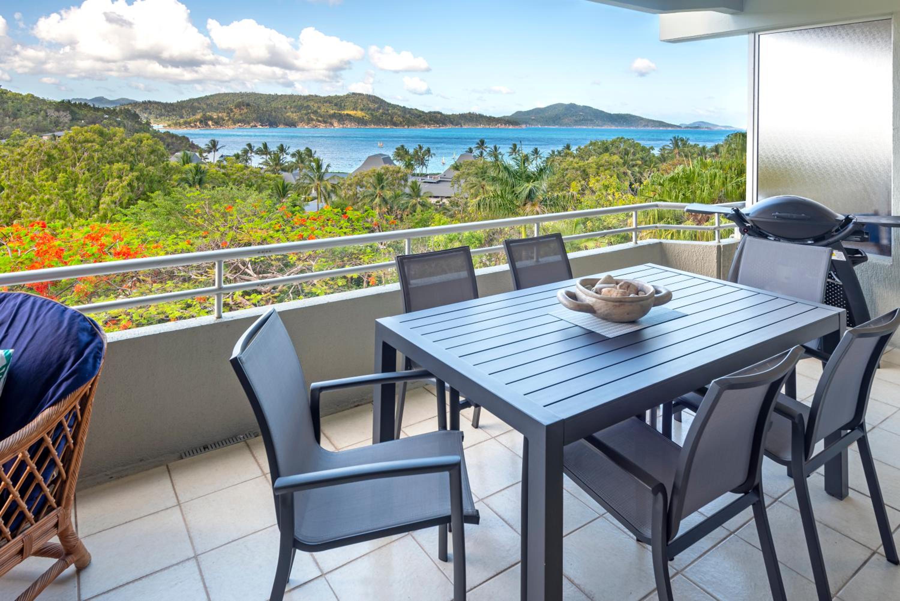 Hotel Poinciana 109 & Buggy Hamilton Island - Image 1