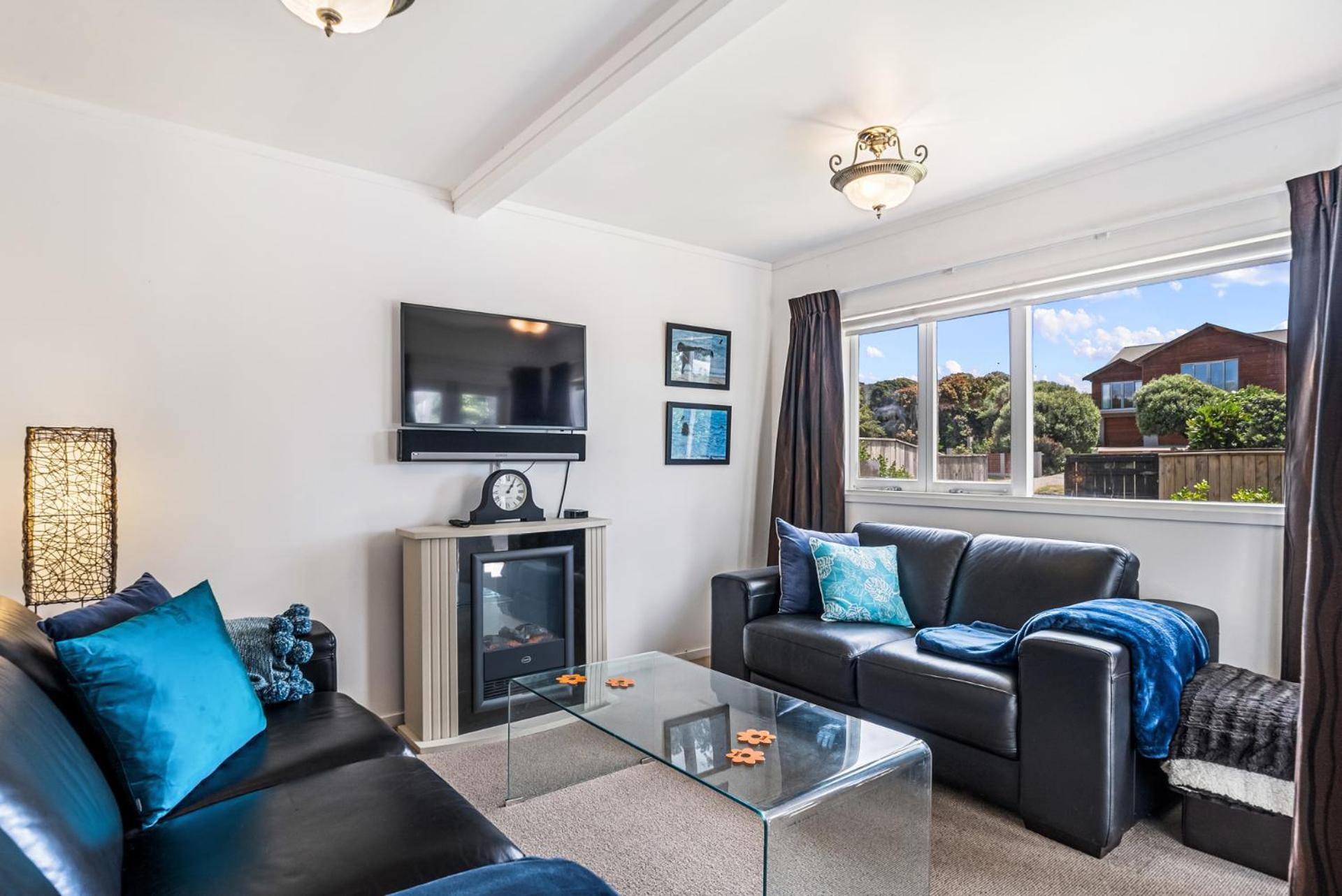 Tutere Treasure - Waikanae Holiday Home