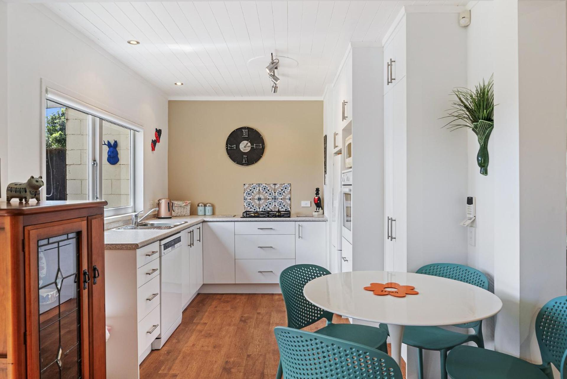 Tutere Treasure - Waikanae Holiday Home