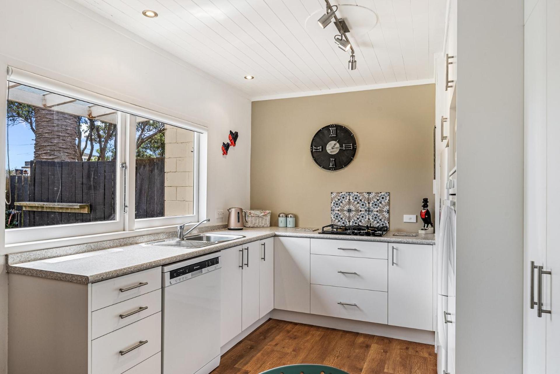 Tutere Treasure - Waikanae Holiday Home