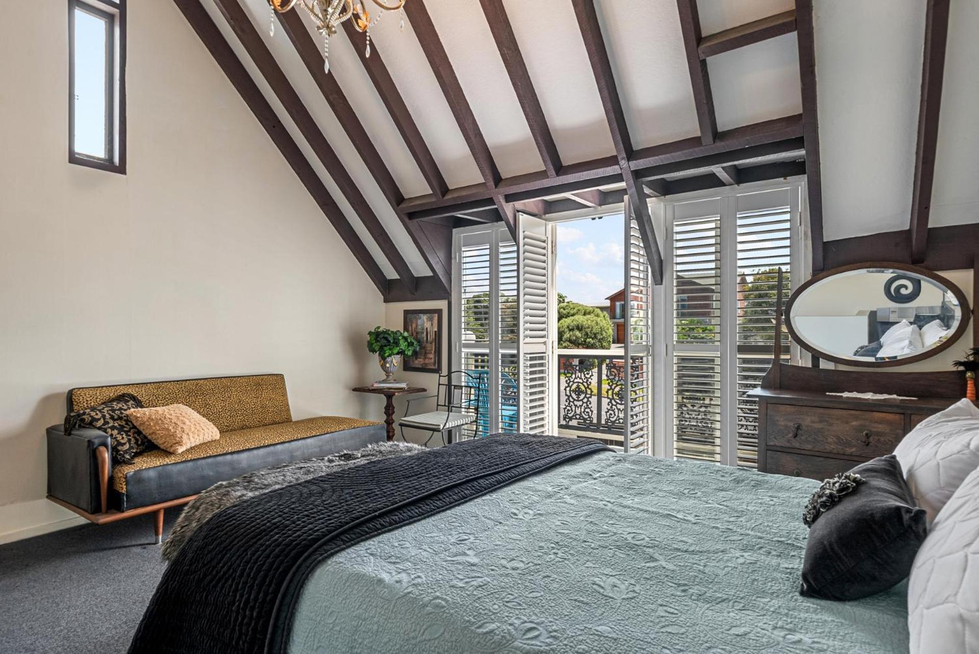 Tutere Treasure - Waikanae Holiday Home