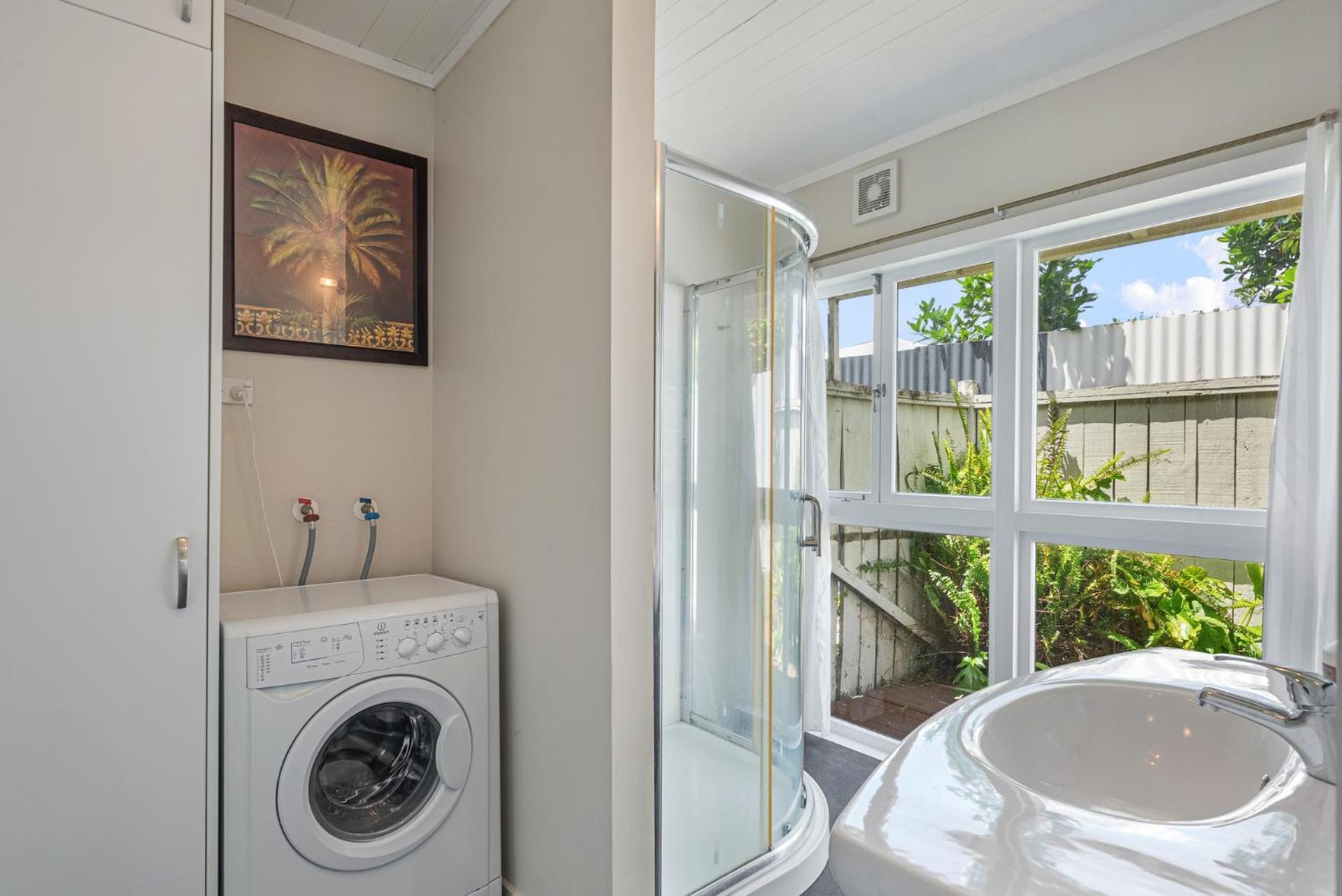 Tutere Treasure - Waikanae Holiday Home