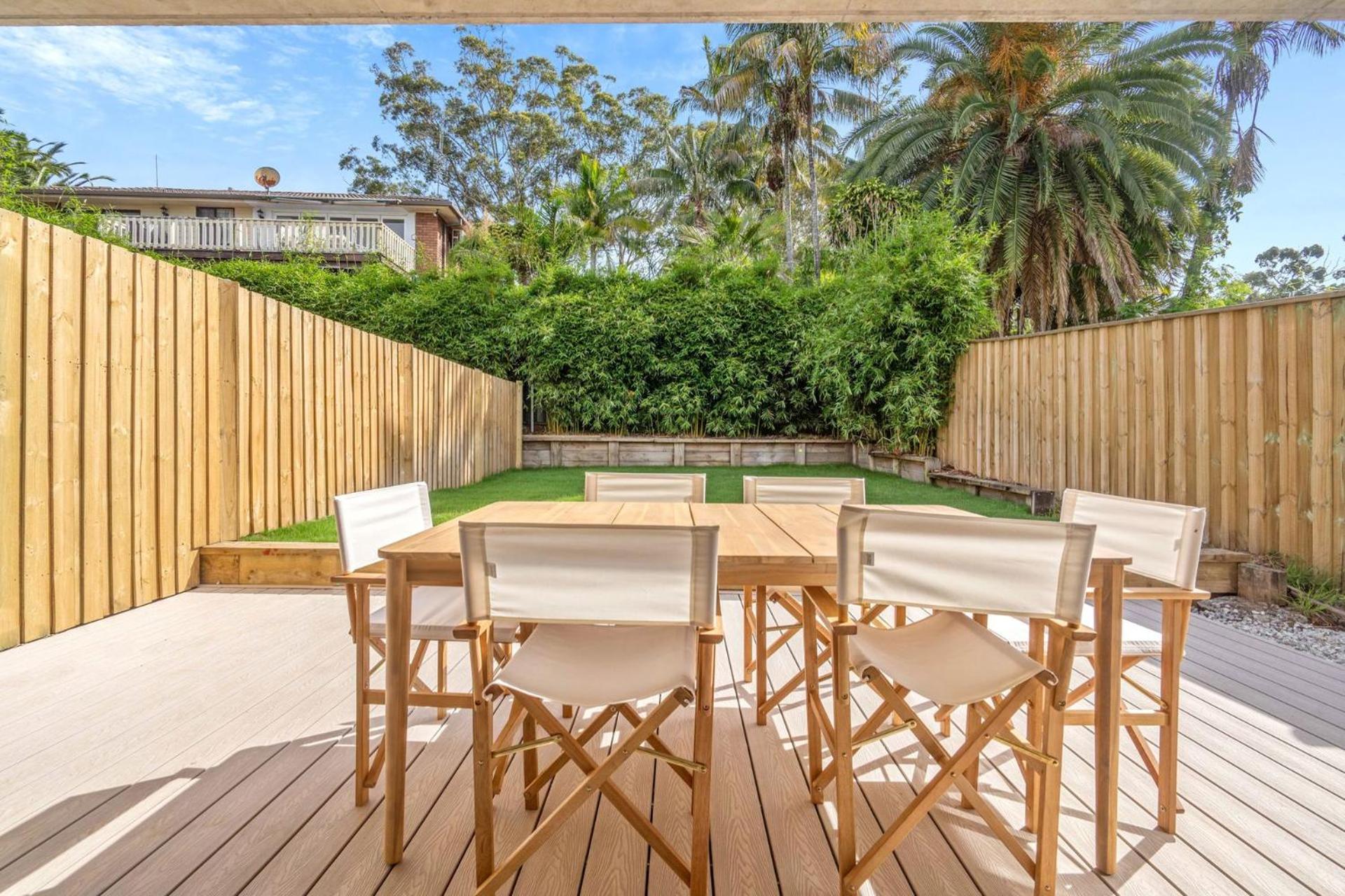 Vinny Beach House for 12 Vincentia