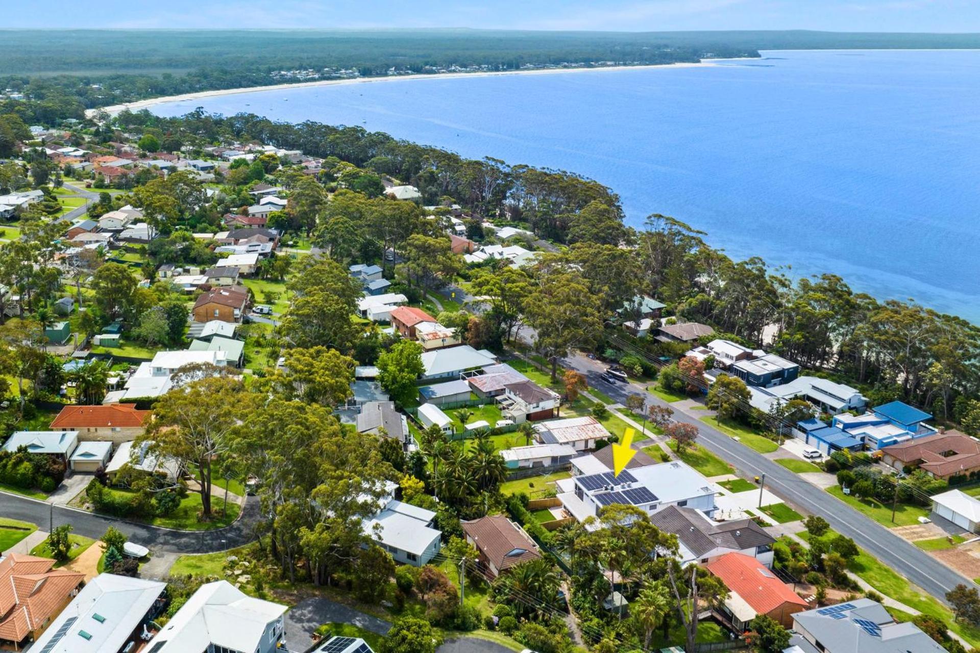 Vinny Beach House for 12 Vincentia