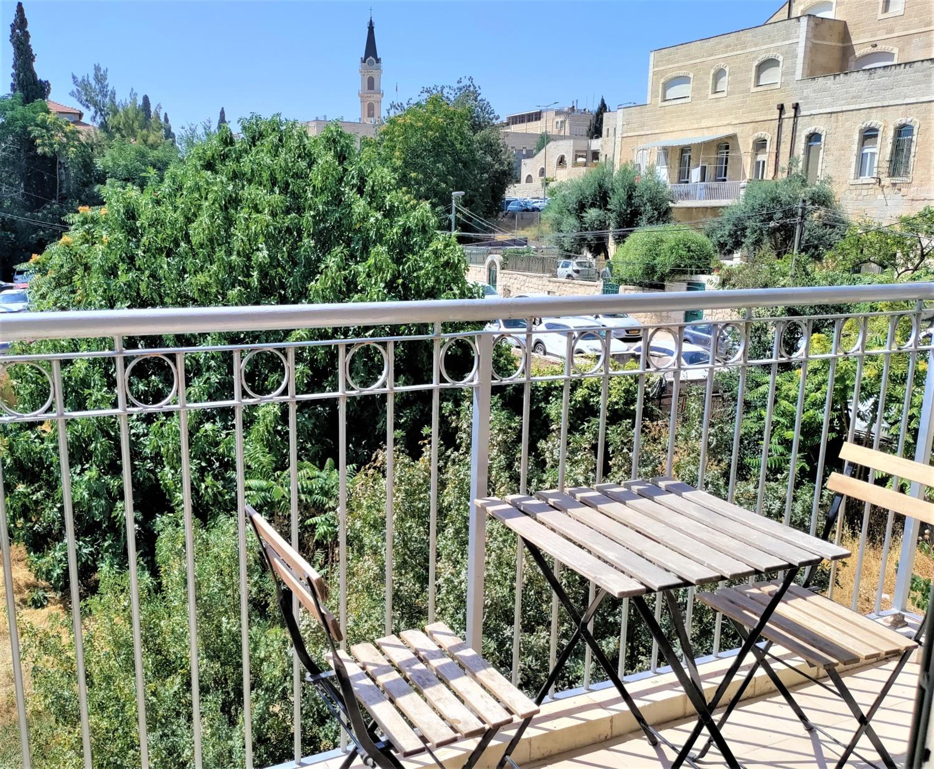 Family Apartment near Old City view 2