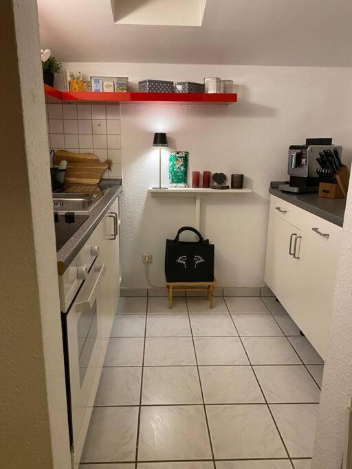 NEUES ruhiges Apartment, Bergblick, Stellplatz