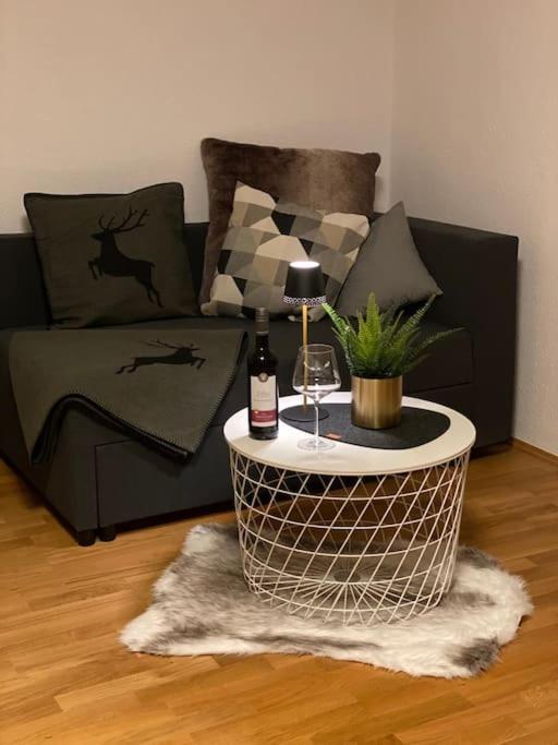 NEUES ruhiges Apartment, Bergblick, Stellplatz