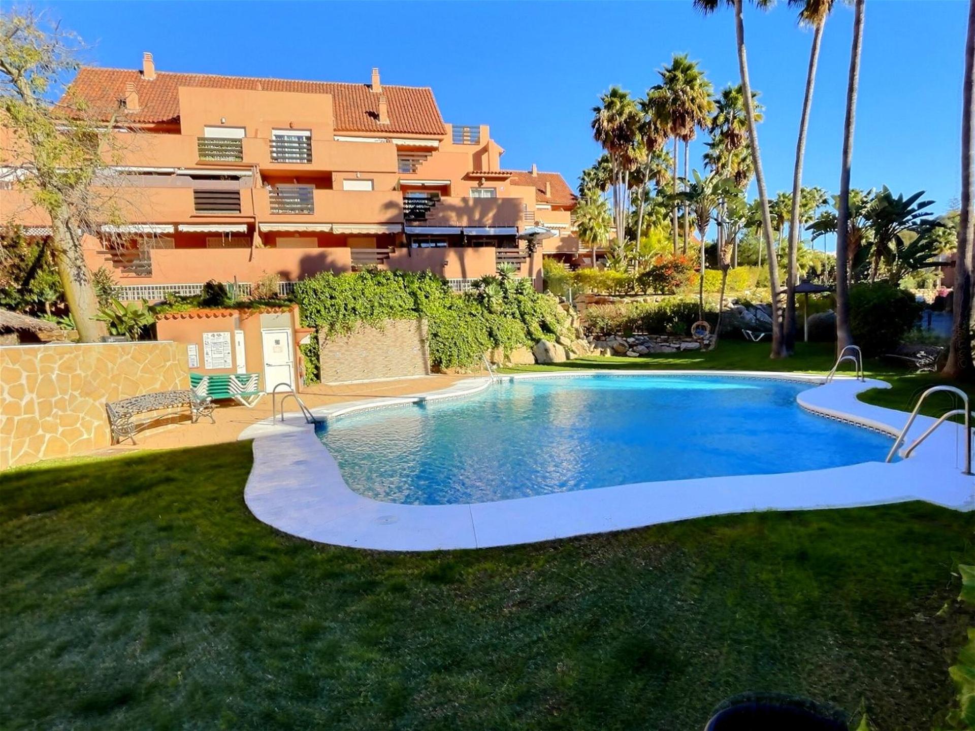 Two bedroom apartment walking distance to a stunning beach in Casares Costa