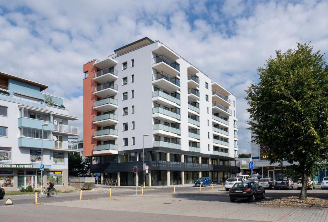 New-built city center apt w. Tatra mountains views view 4