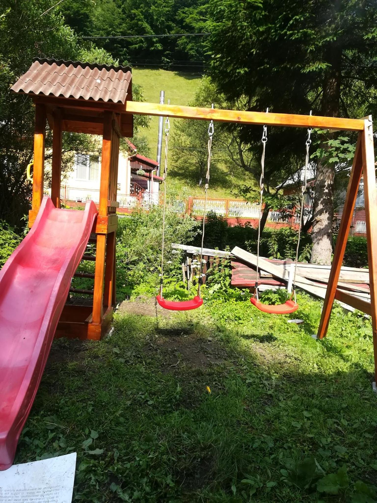 Căsuța de lângă pădure view 4