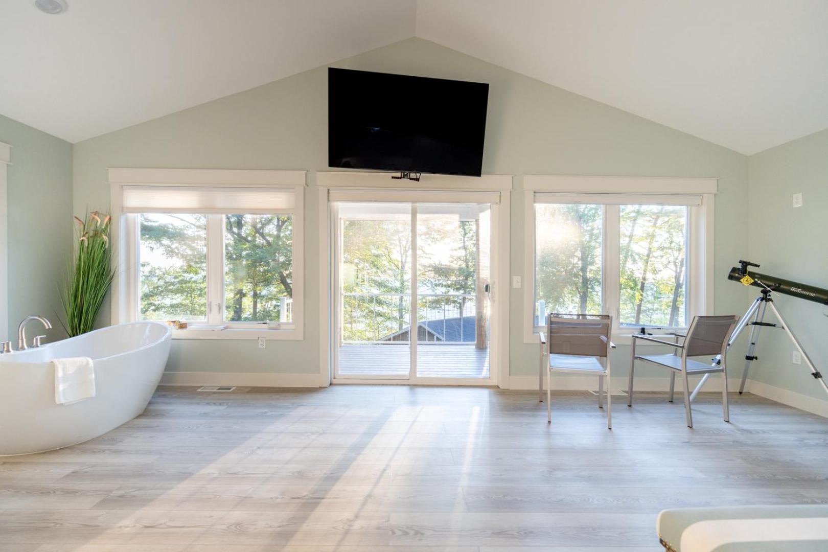 Tranquil Shores Relax on Lake Michigan 4BR, 4BA view 3