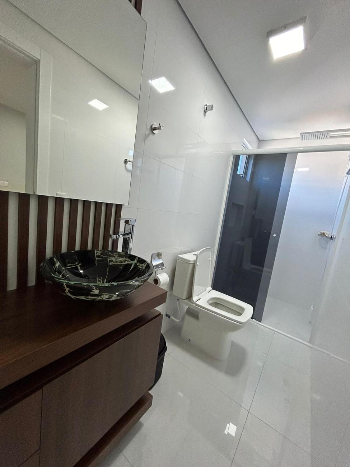 Apartamento 603, lindo, climatizado, completo
