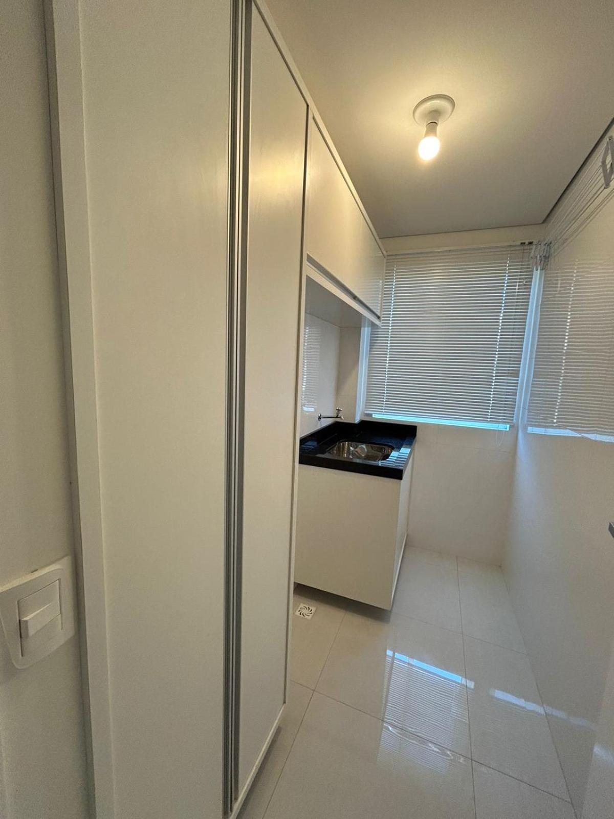 Apartamento 603, lindo, climatizado, completo