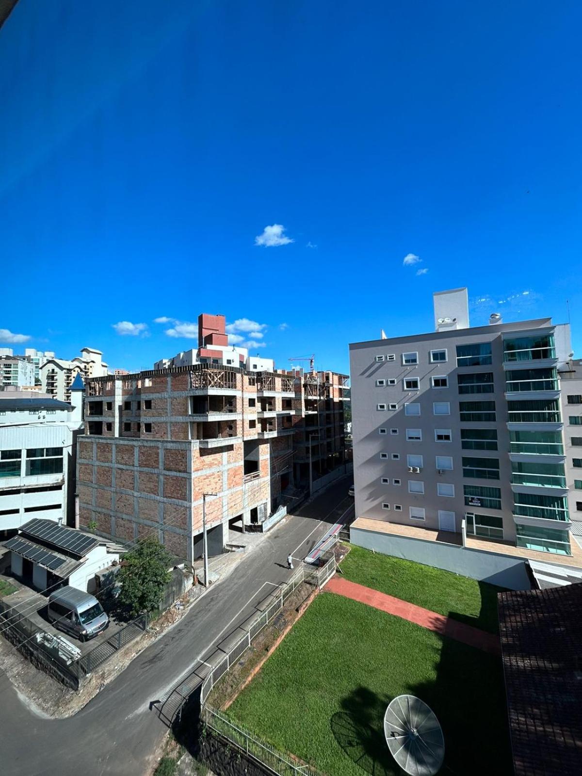 Apartamento 603, lindo, climatizado, completo