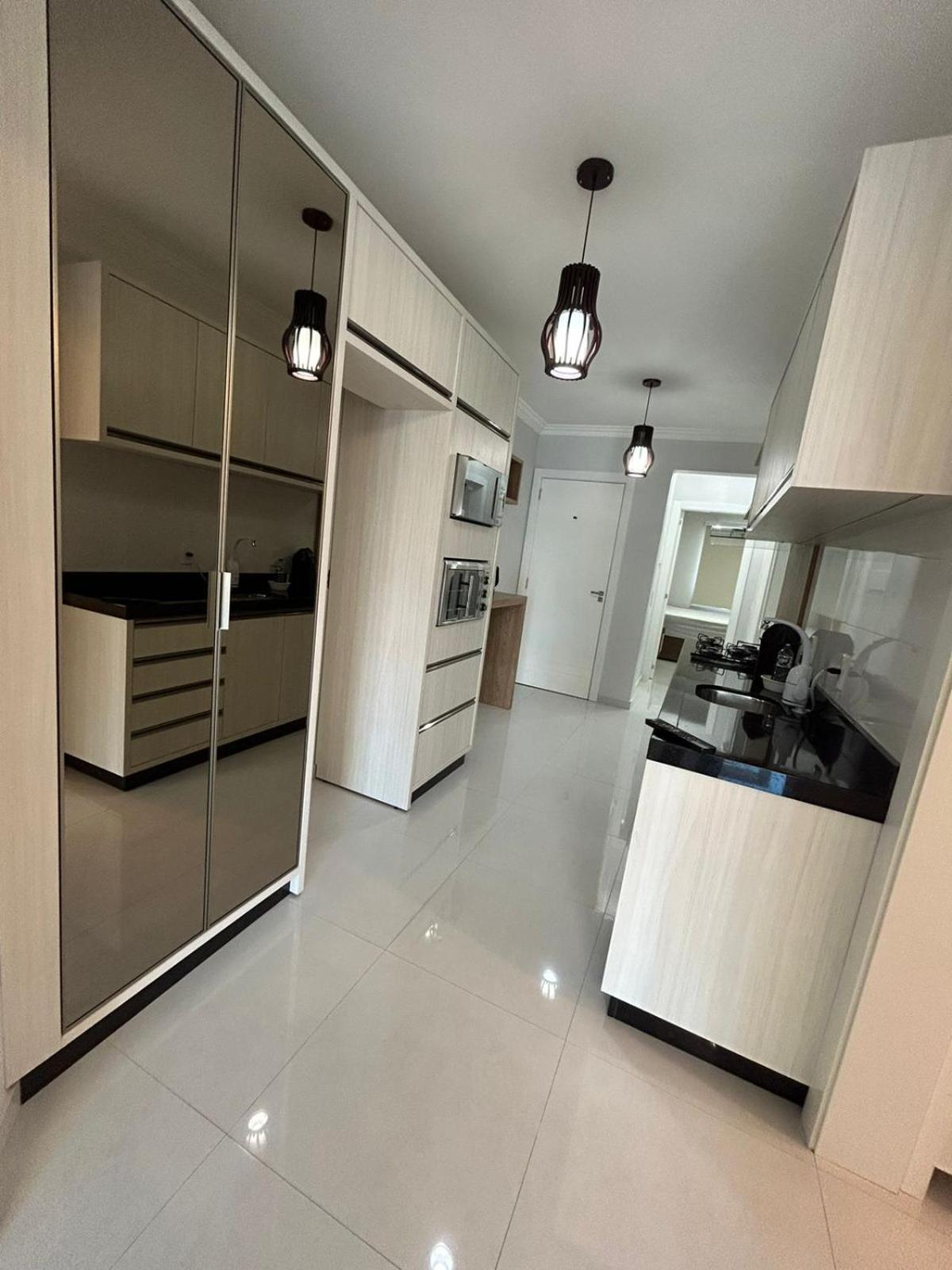 Apartamento 603, lindo, climatizado, completo
