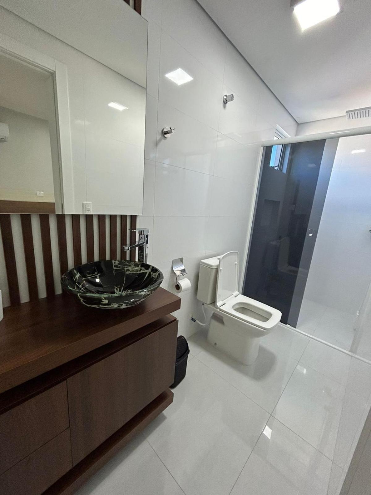 Apartamento 603, lindo, climatizado, completo