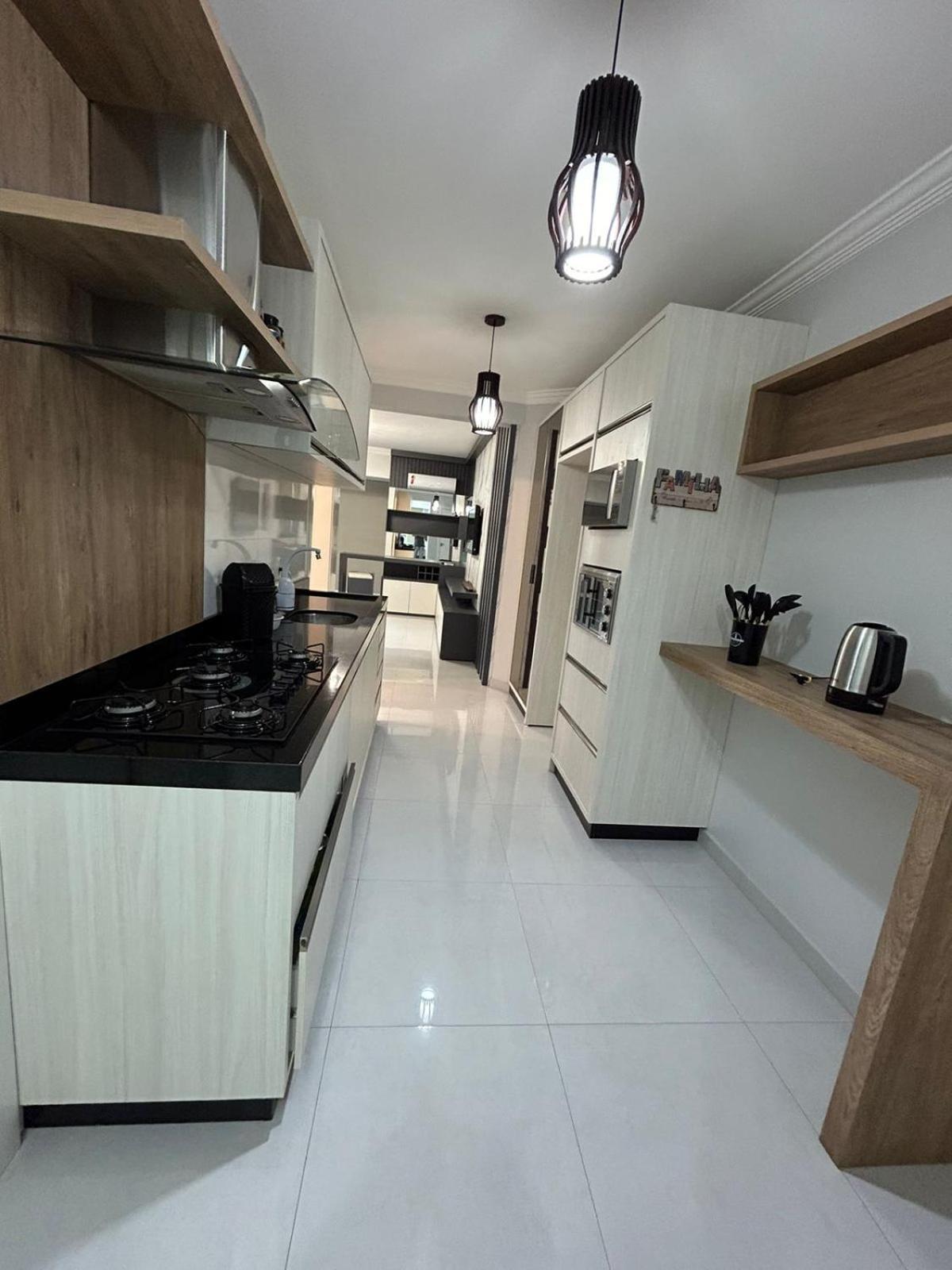 Apartamento 603, lindo, climatizado, completo