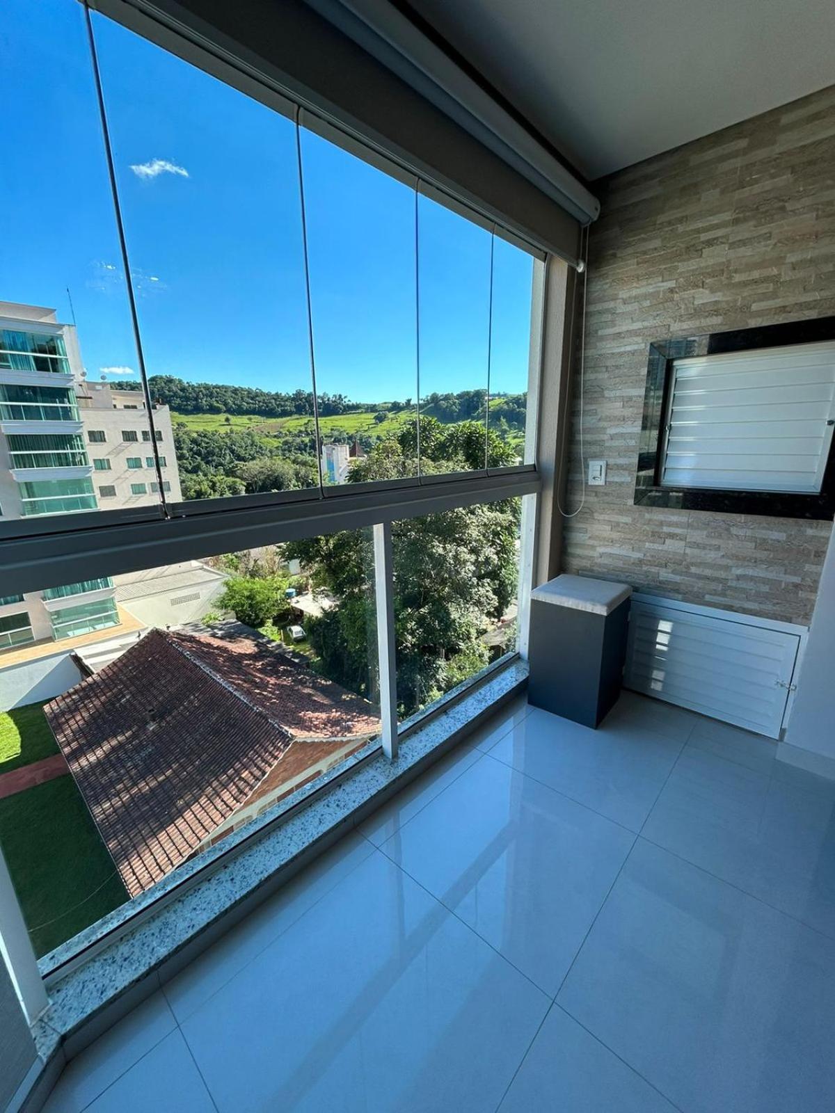 Apartamento 603, lindo, climatizado, completo