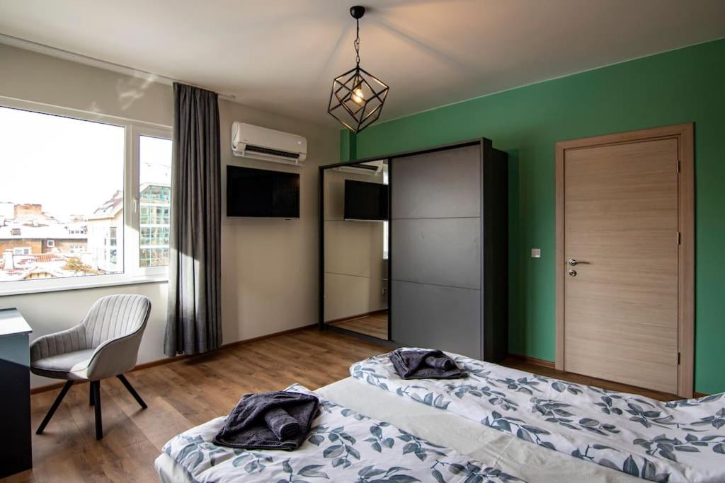 Jungle apartment in the center