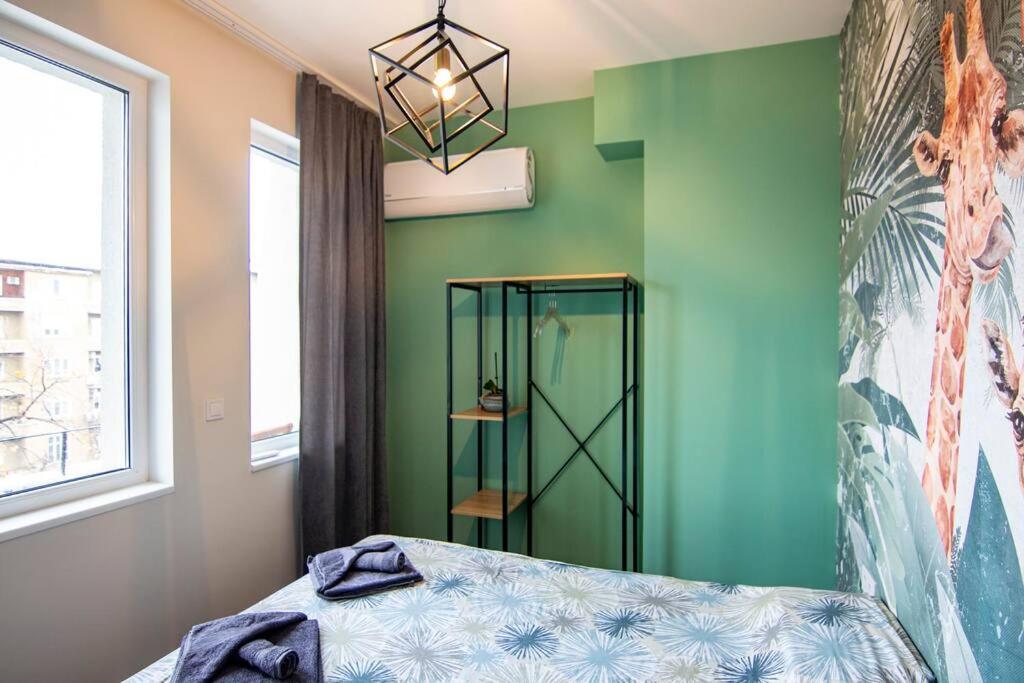 Jungle apartment in the center