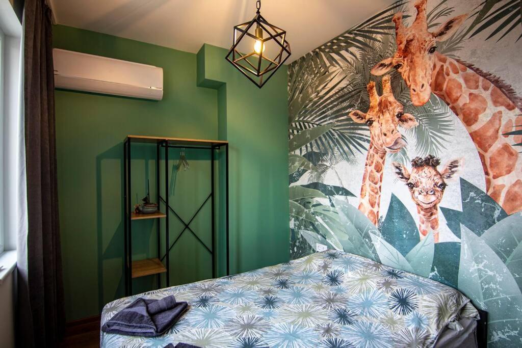 Jungle apartment in the center