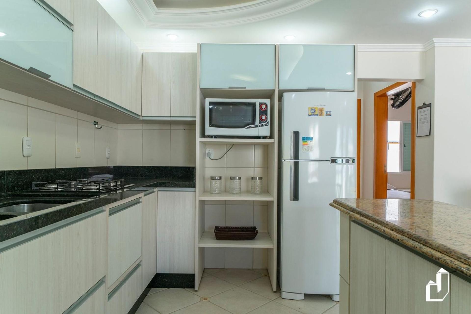 Casa com 05 dormitórios ideal as férias na praia