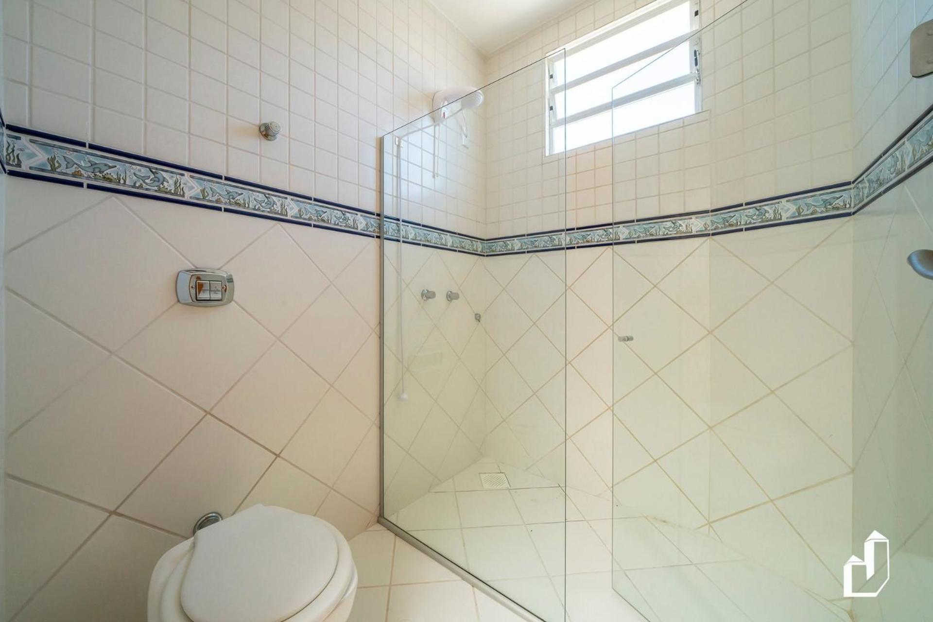 Casa com 05 dormitórios ideal as férias na praia