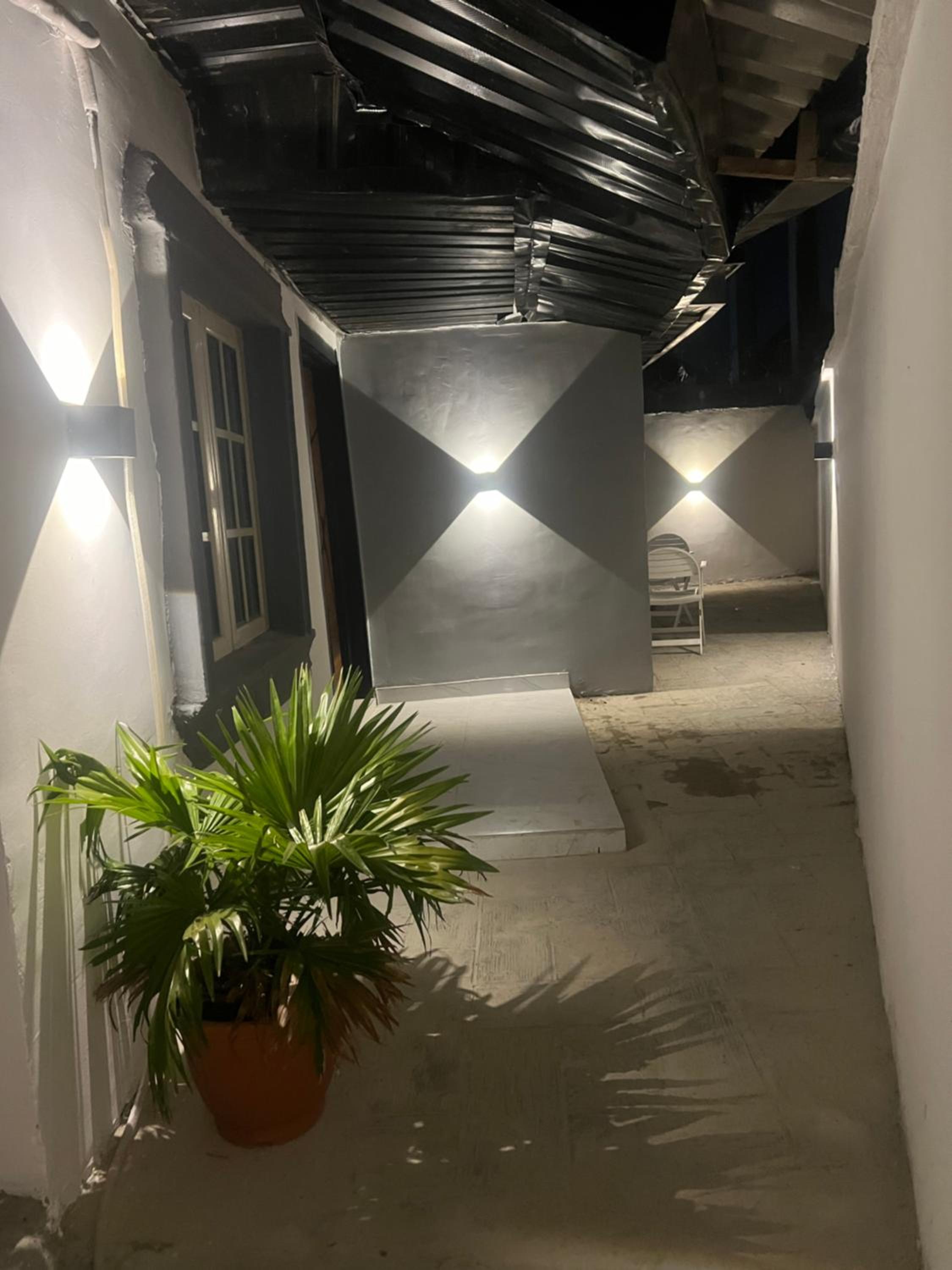 9 mins to giwa water park, open kitchen, digital shower view 3