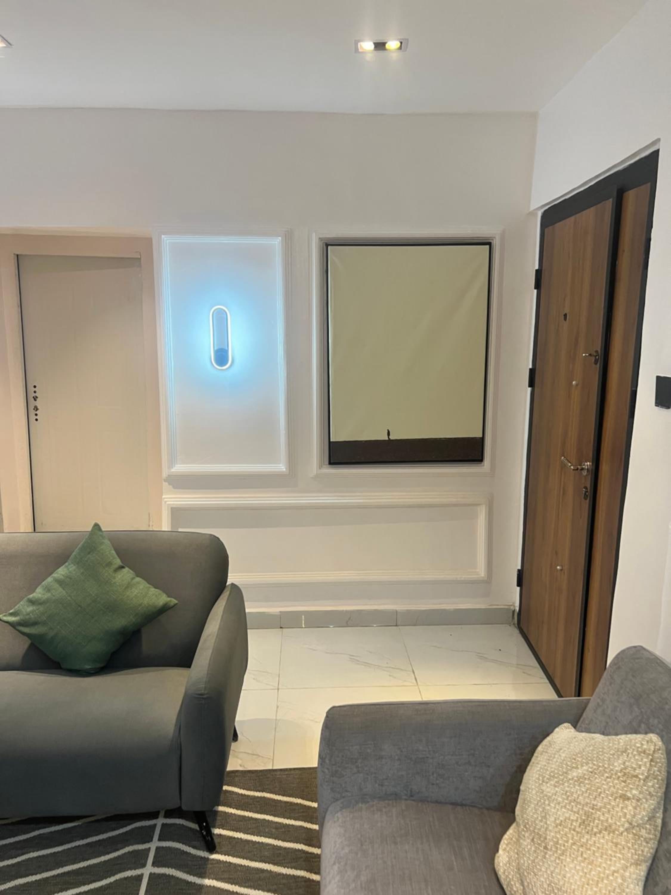 9 mins to giwa water park, open kitchen, digital shower view 4