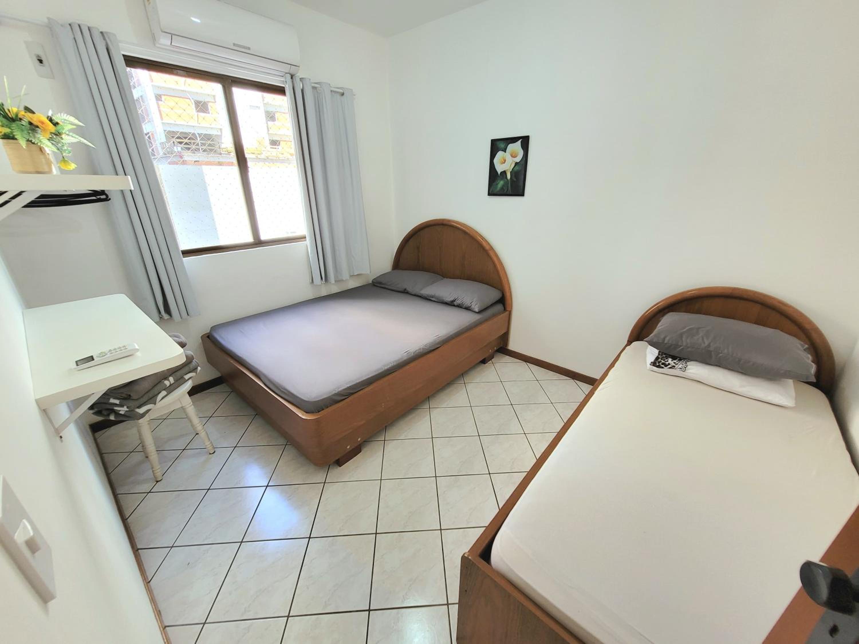 Apartamento 200 metros da praia 03 quartos com ar condicionado - Meia Praia - Itapema
