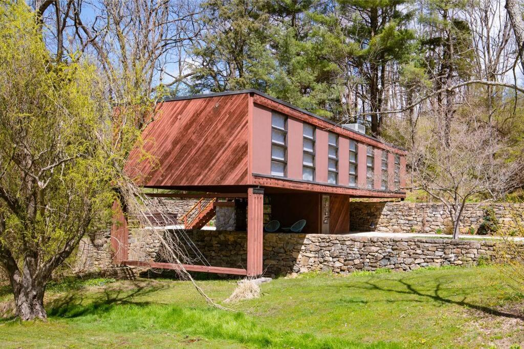 Mid Century Modern Getaway with outdoor Hot Tub view 2