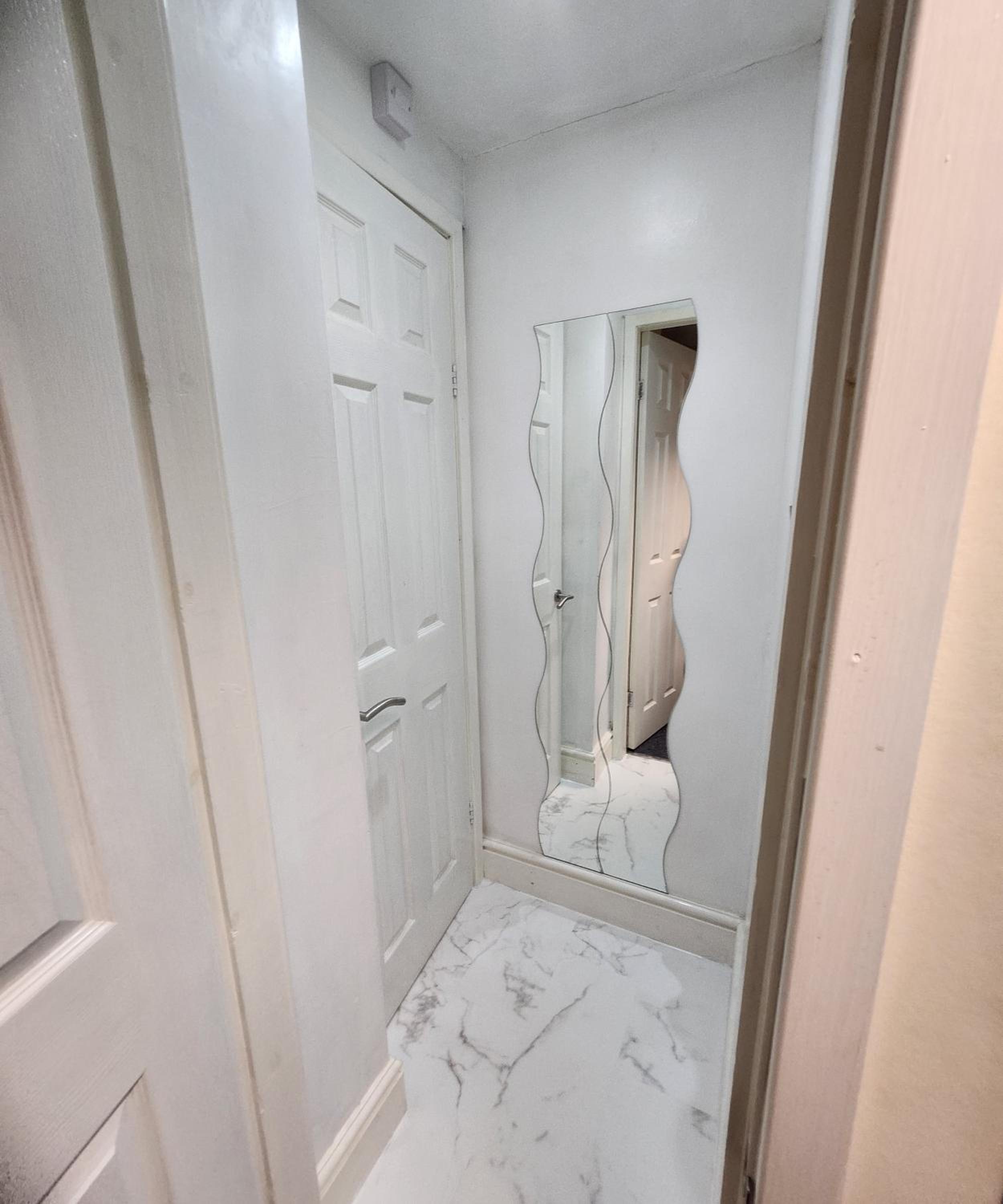 1 Bedroom Apartment Near Touchwood Shopping Centre Solihull view 5