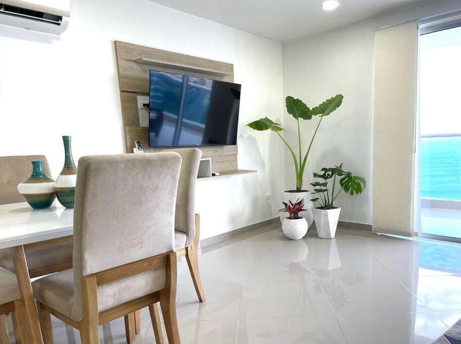 Beachfront Bliss, Your Ocean Escape