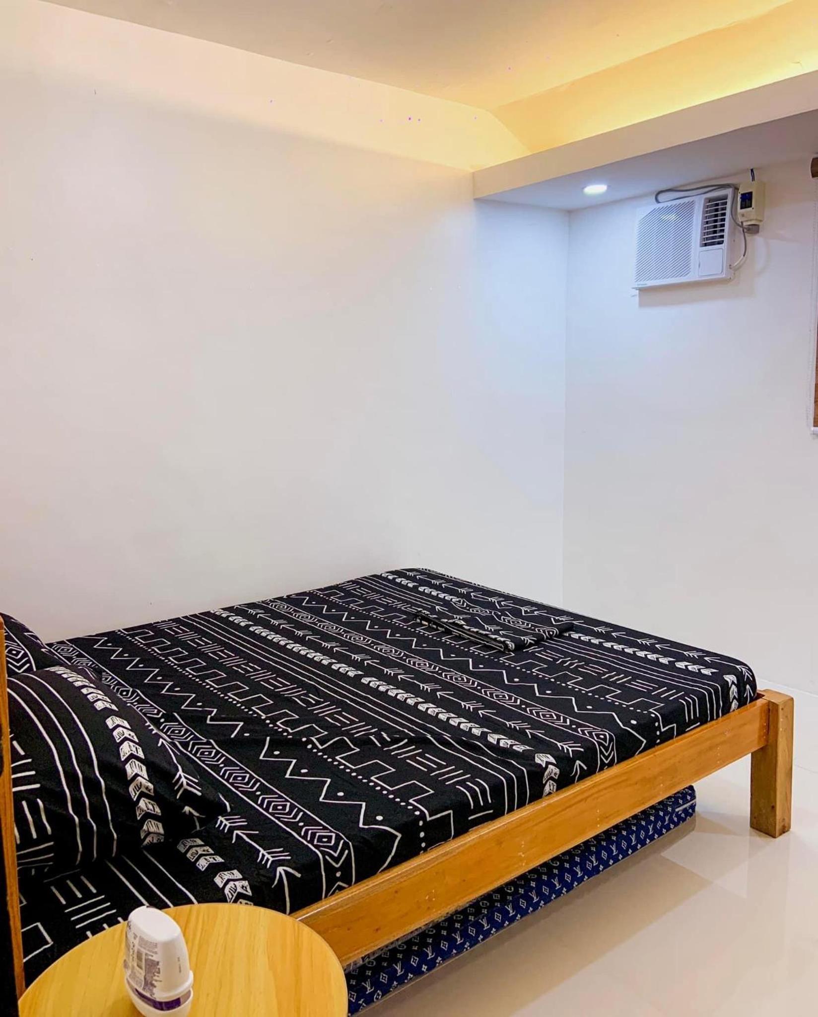 2 Bedroom Townhouse- Near Clark Airport view 3