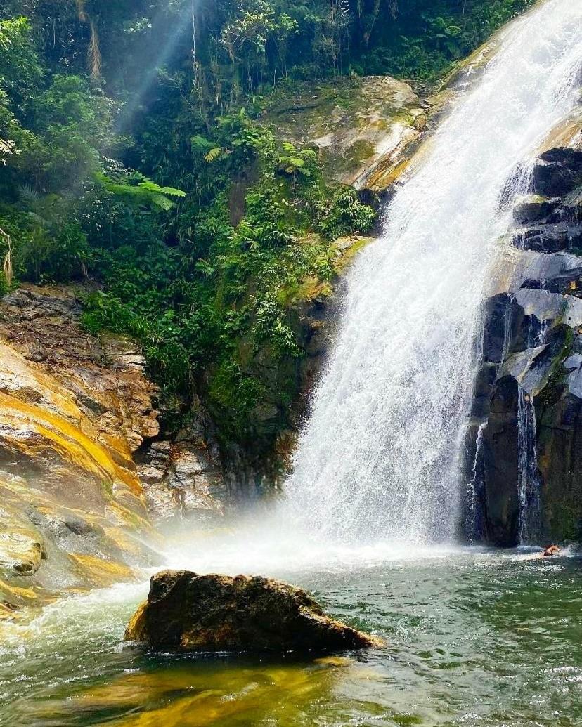 Aconchego 3 dorms, piscina, churrasq em Condomínio Fechado