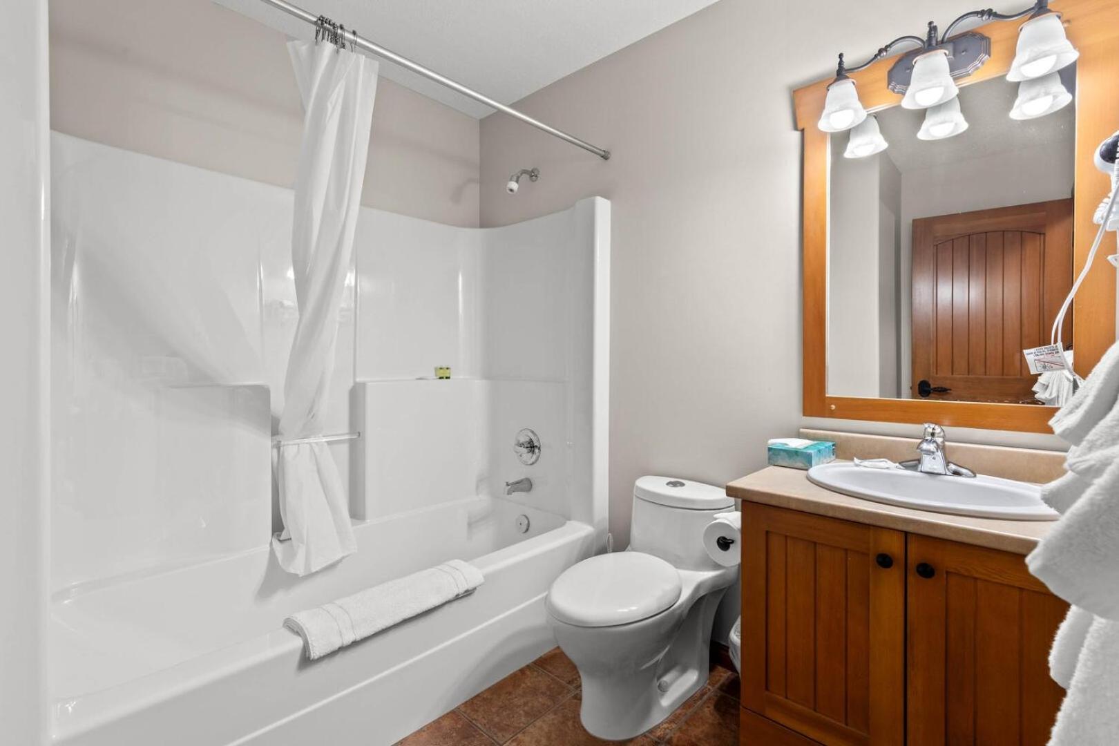 Sun Peaks Vacations - Trails Edge 17 By Bear Country - Property Image 35