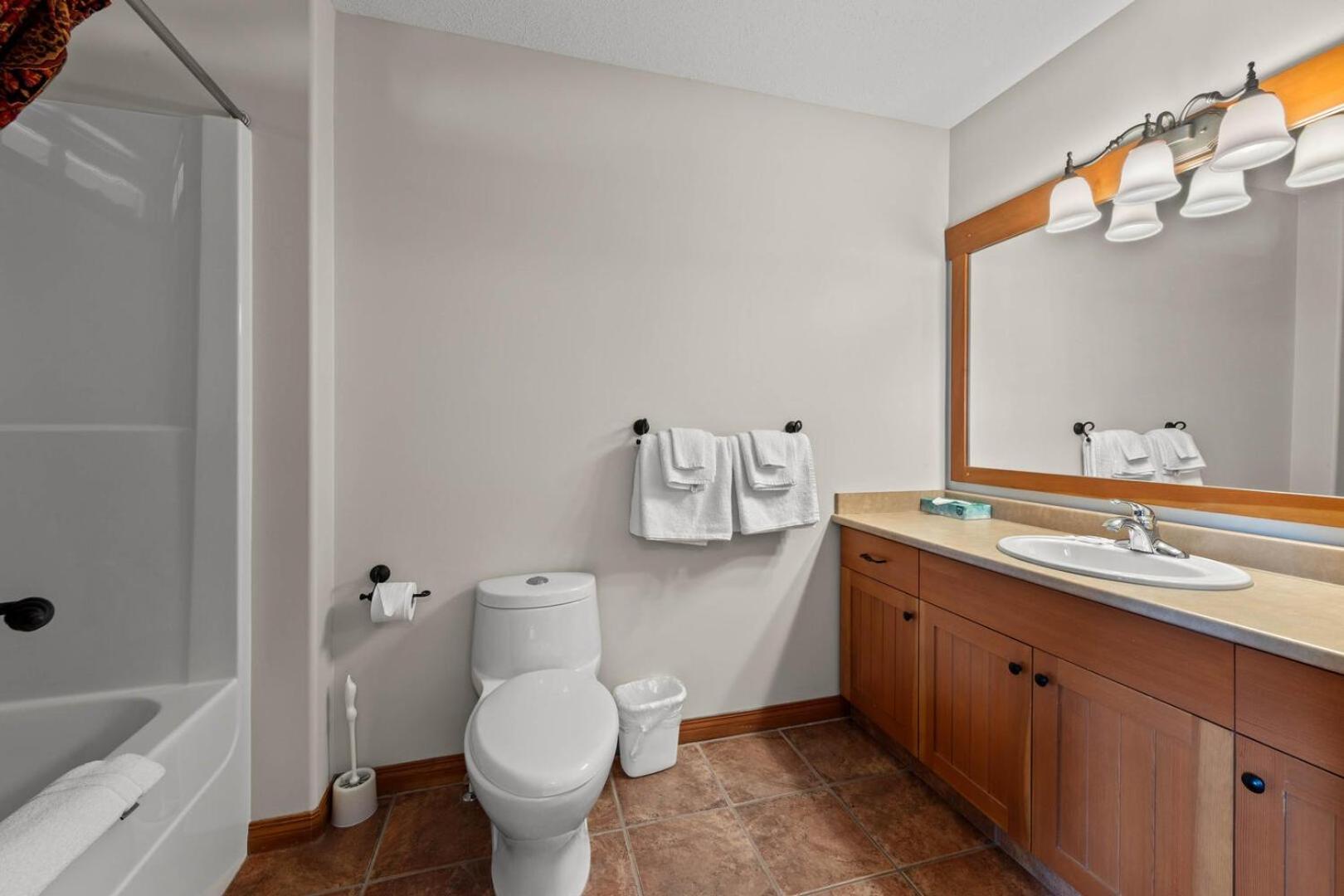 Sun Peaks Vacations - Trails Edge 17 By Bear Country - Property Image 37