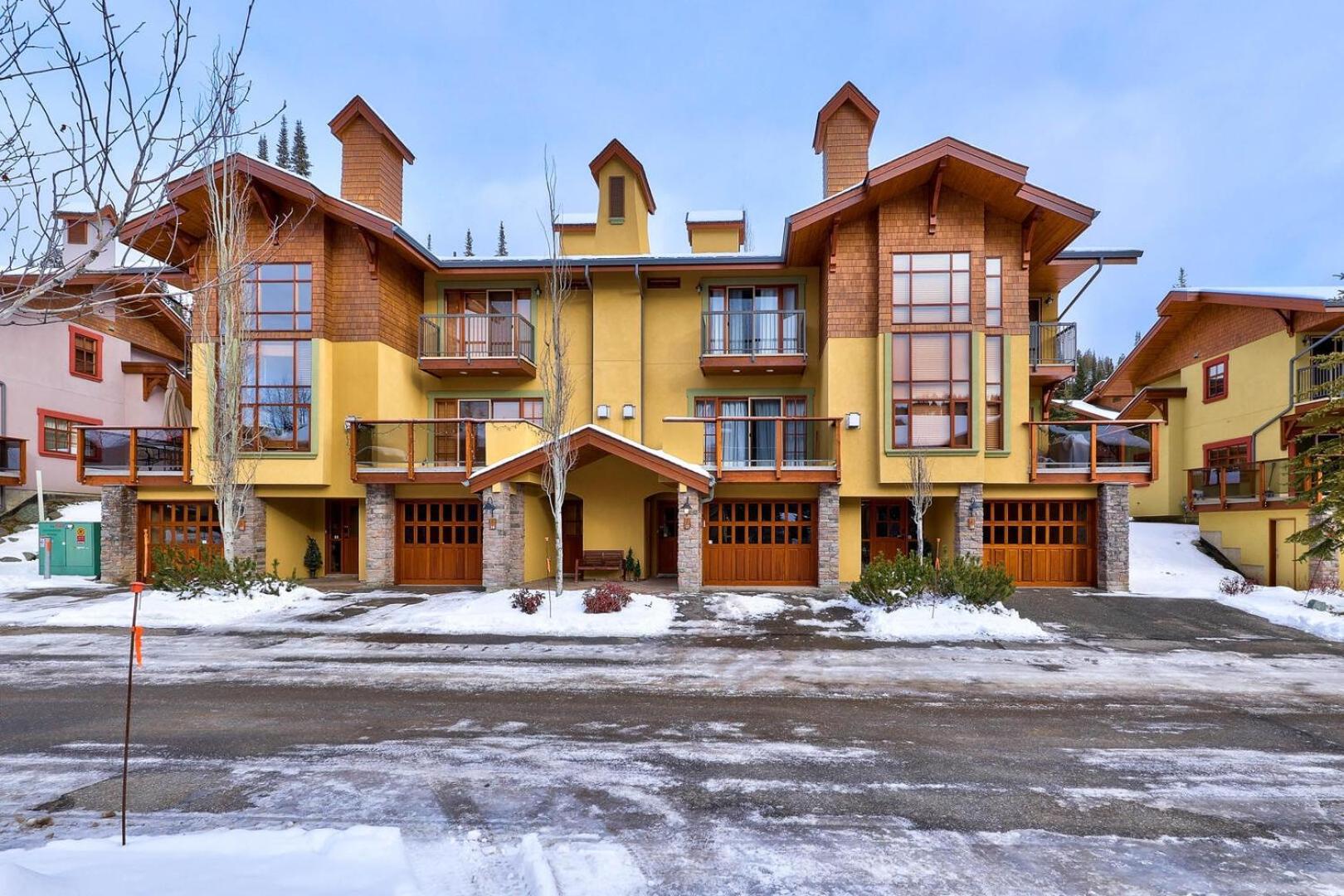Sun Peaks Vacations - Trails Edge 17 By Bear Country - Property Image 5