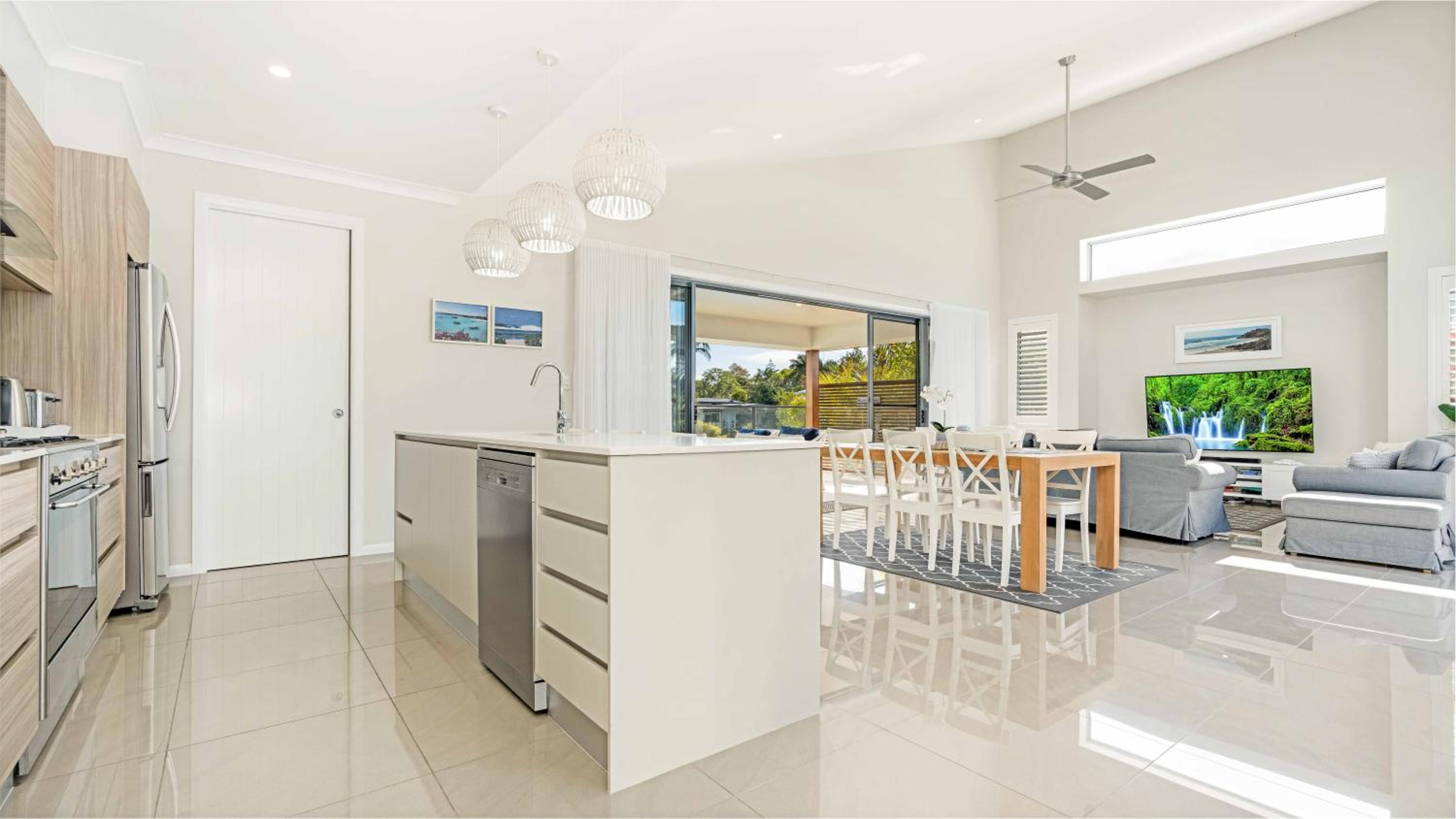 Cabarita Reef House - Pool, Lake, Beach & AC!