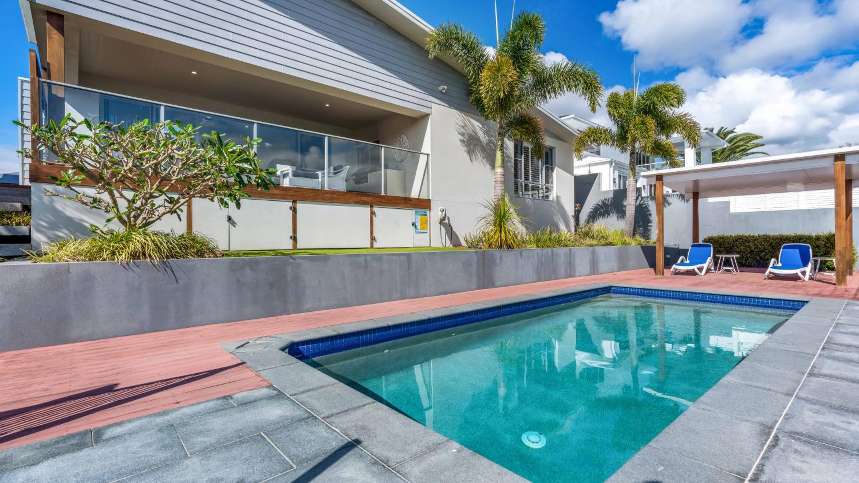 Cabarita Reef House - Pool, Lake, Beach & AC!