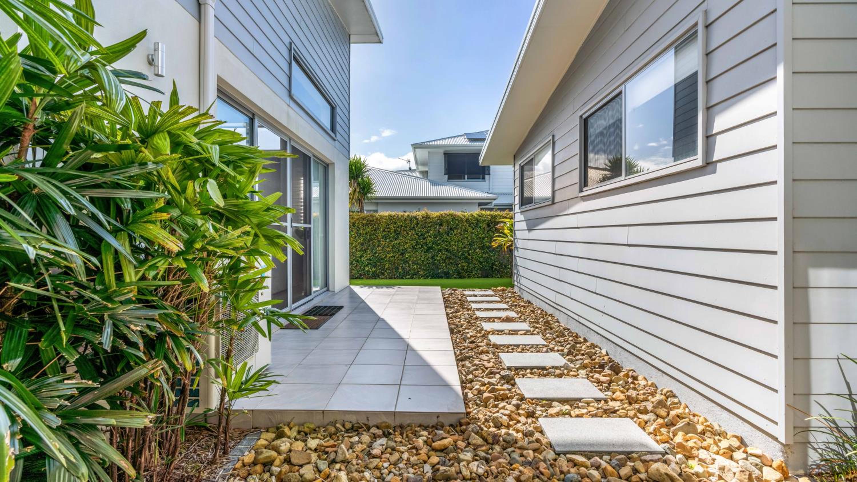 Cabarita Reef House - Pool, Lake, Beach & AC!