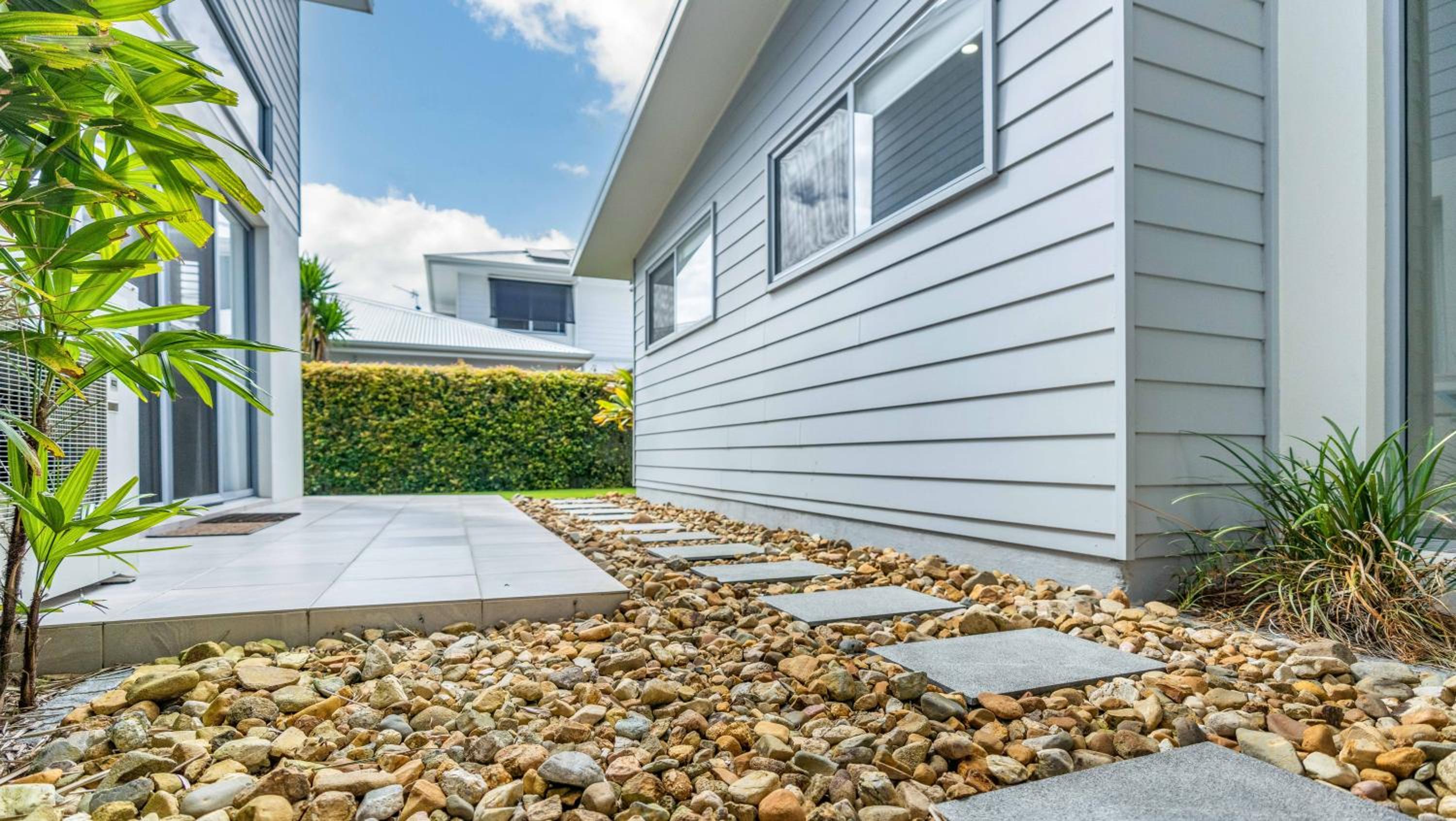 Cabarita Reef House - Pool, Lake, Beach & AC!