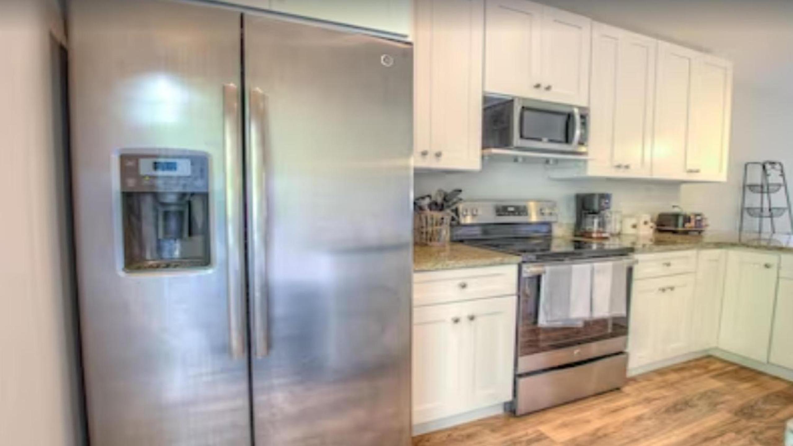 Bright 3BR Cottage near the Beach and Downtown view 2