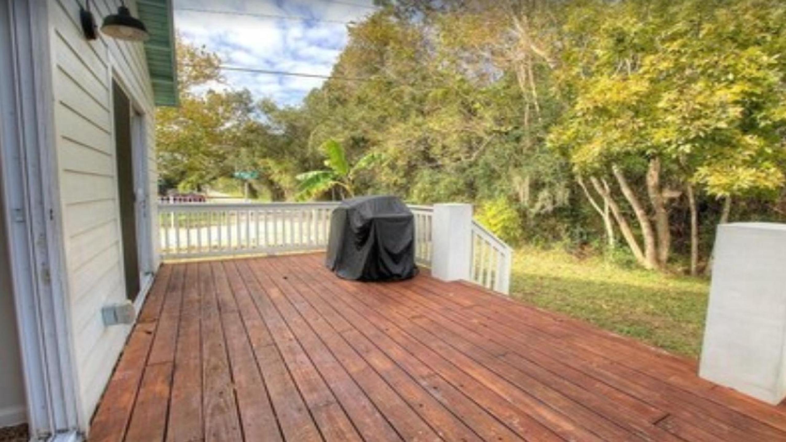 Bright 3BR Cottage near the Beach and Downtown view 5