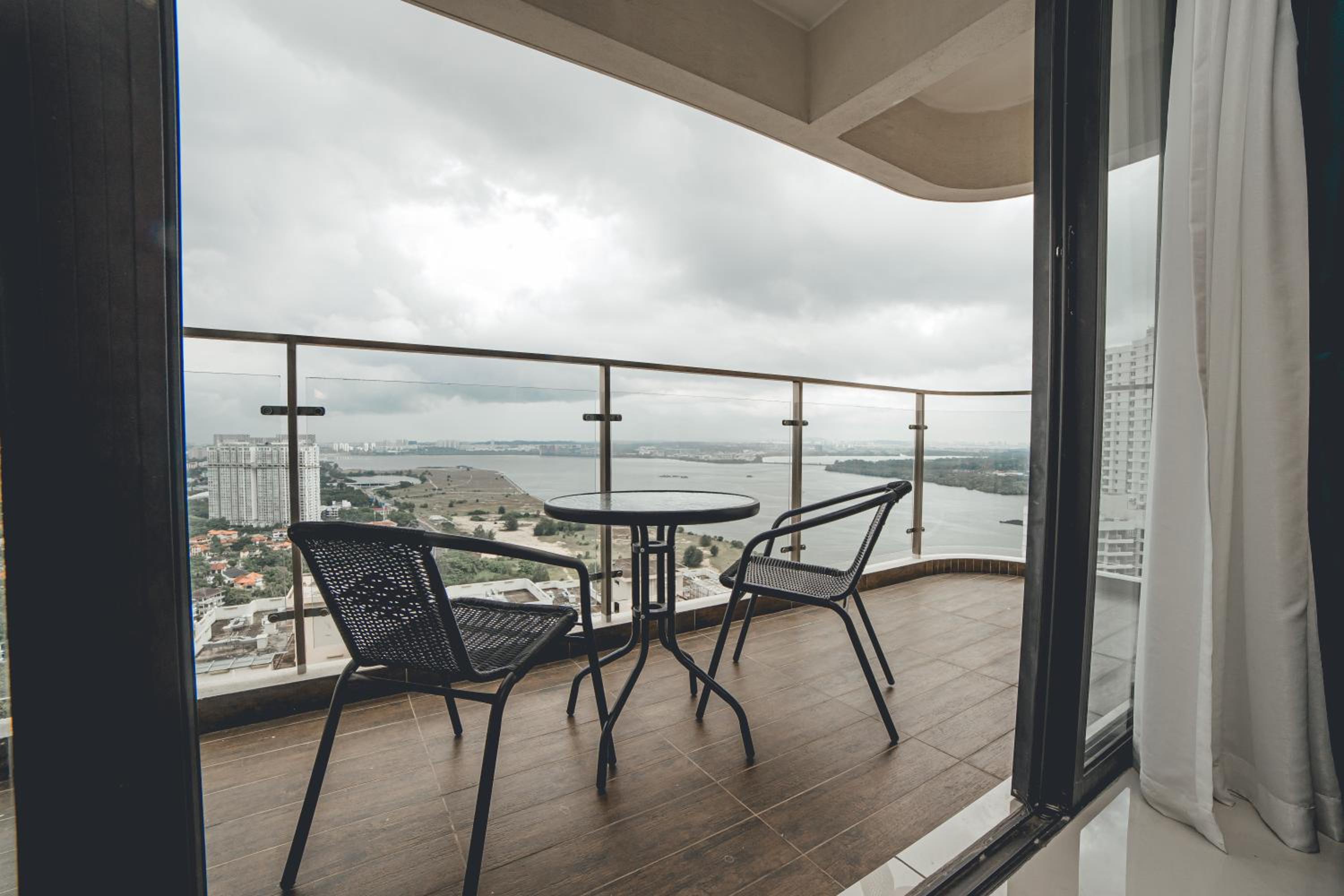 Danga Bay SeaView 3BR BigBalcony by Our Stay